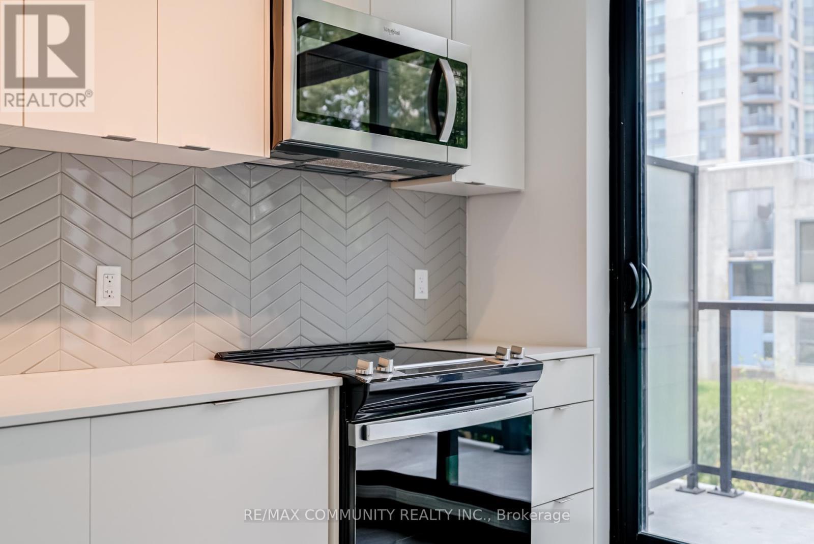 190 - 1608 Charles Street, Whitby, ON - Indoor Photo Showing Other Room