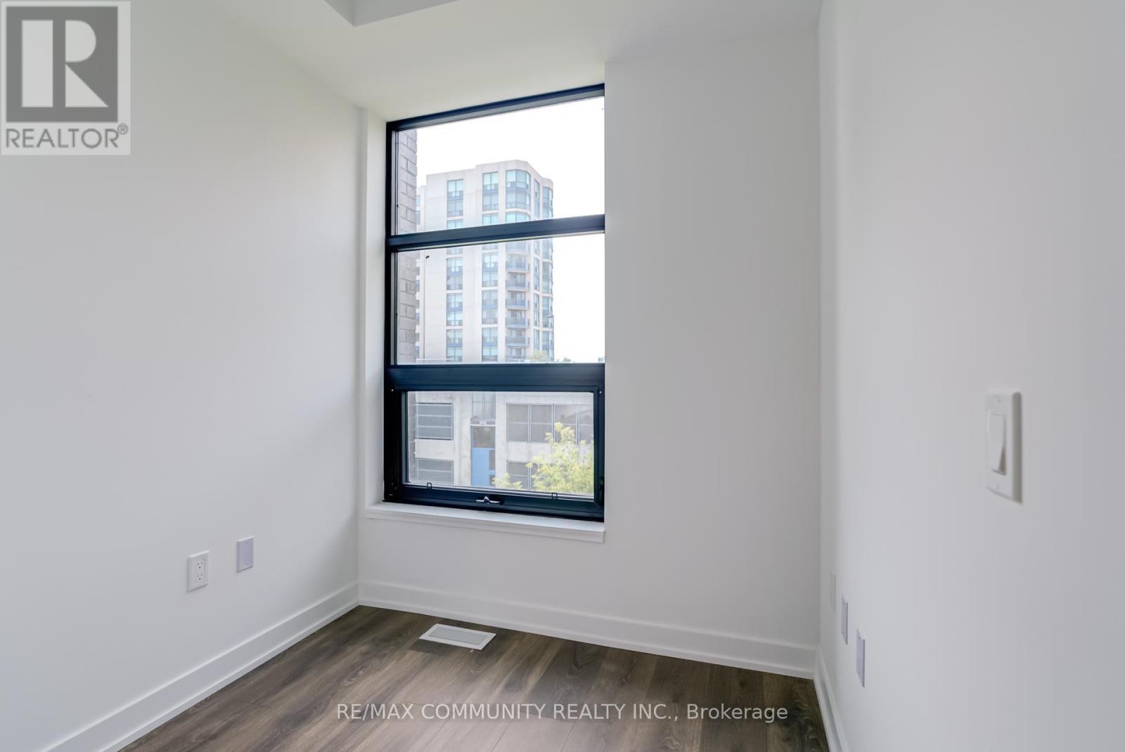 190 - 1608 Charles Street, Whitby, ON - Indoor Photo Showing Other Room