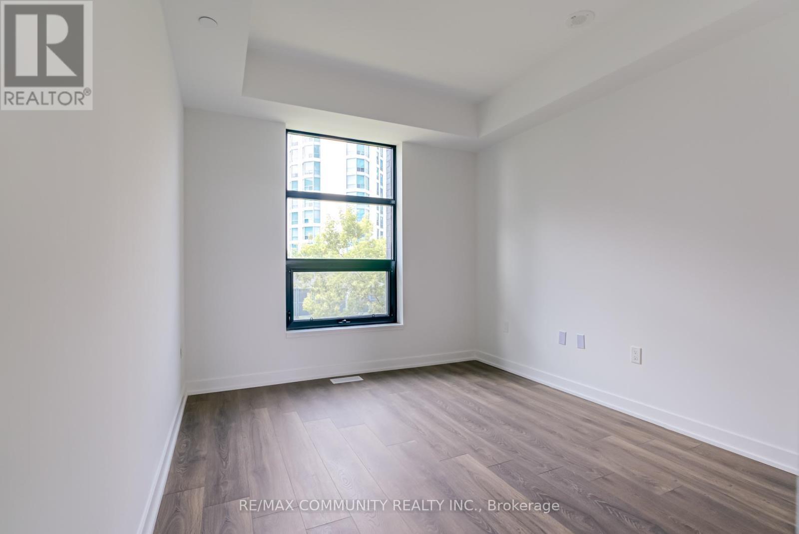 190 - 1608 Charles Street, Whitby, ON - Indoor Photo Showing Other Room