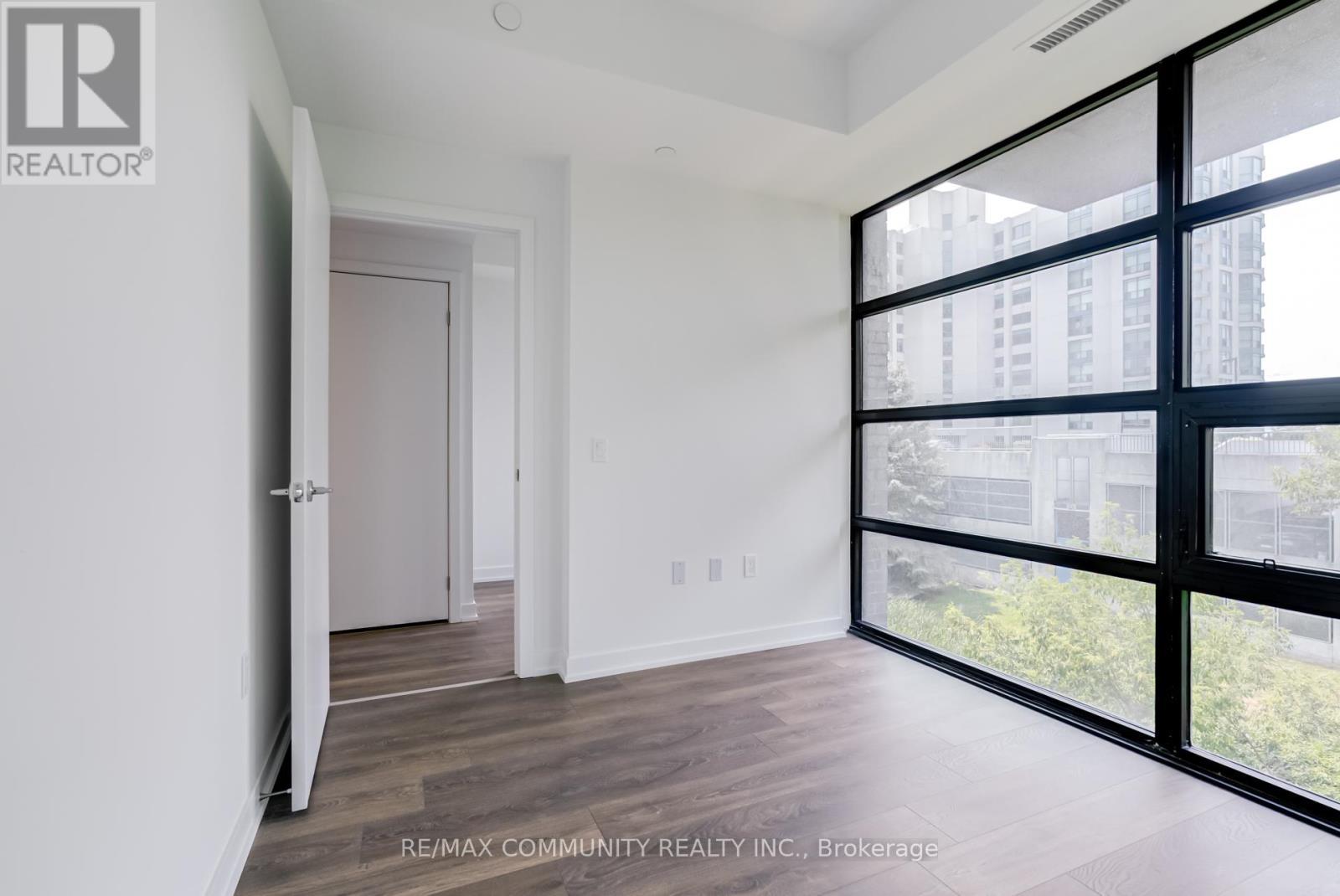 190 - 1608 Charles Street, Whitby, ON - Indoor Photo Showing Other Room