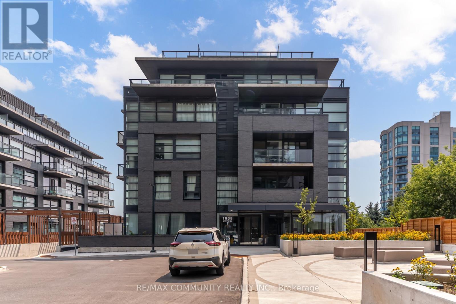 190 - 1608 Charles Street, Whitby, ON - Outdoor With Facade