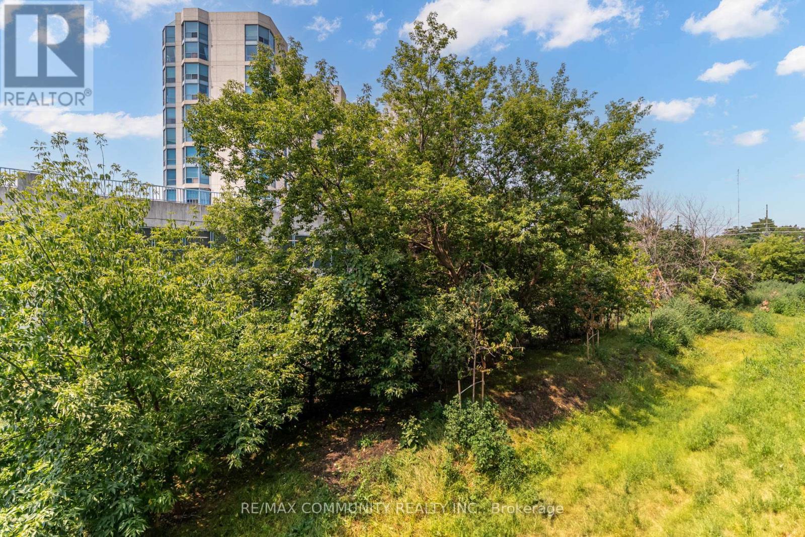 190 - 1608 Charles Street, Whitby, ON - Outdoor With View