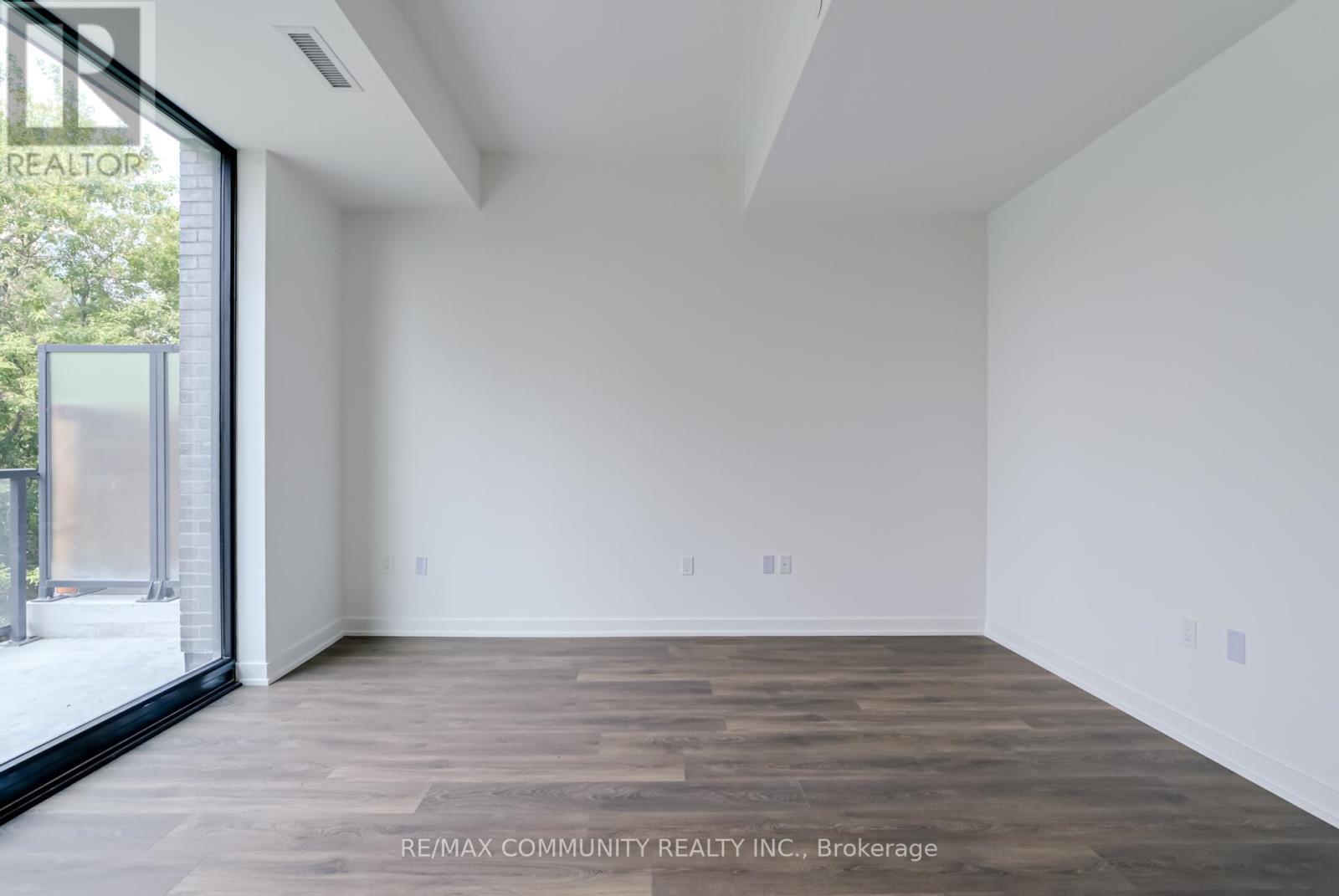 190 - 1608 Charles Street, Whitby, ON - Indoor Photo Showing Other Room