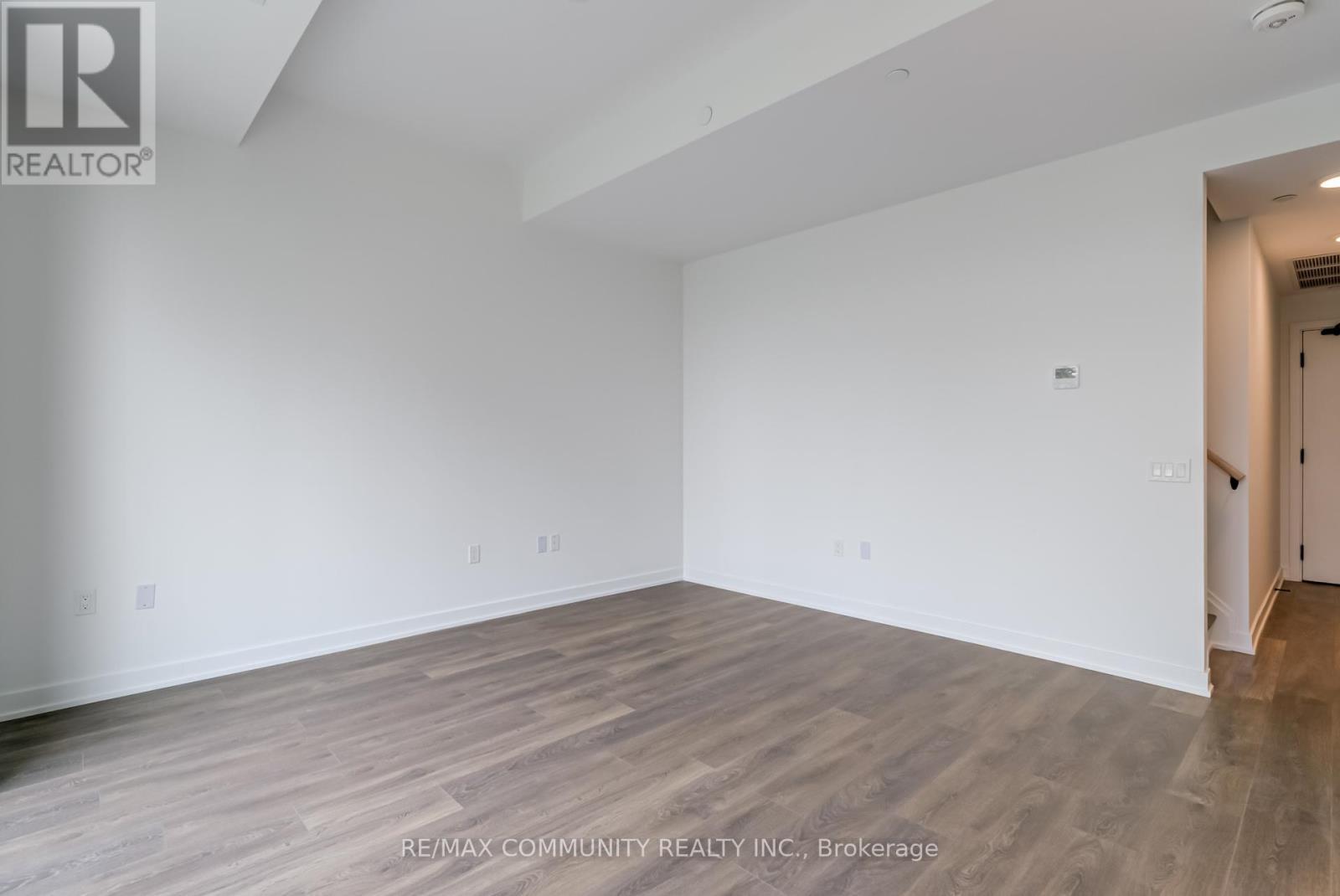 190 - 1608 Charles Street, Whitby, ON - Indoor Photo Showing Other Room