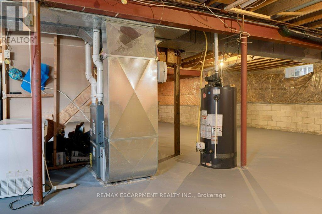 35 Lido Drive, Hamilton, ON - Indoor Photo Showing Basement