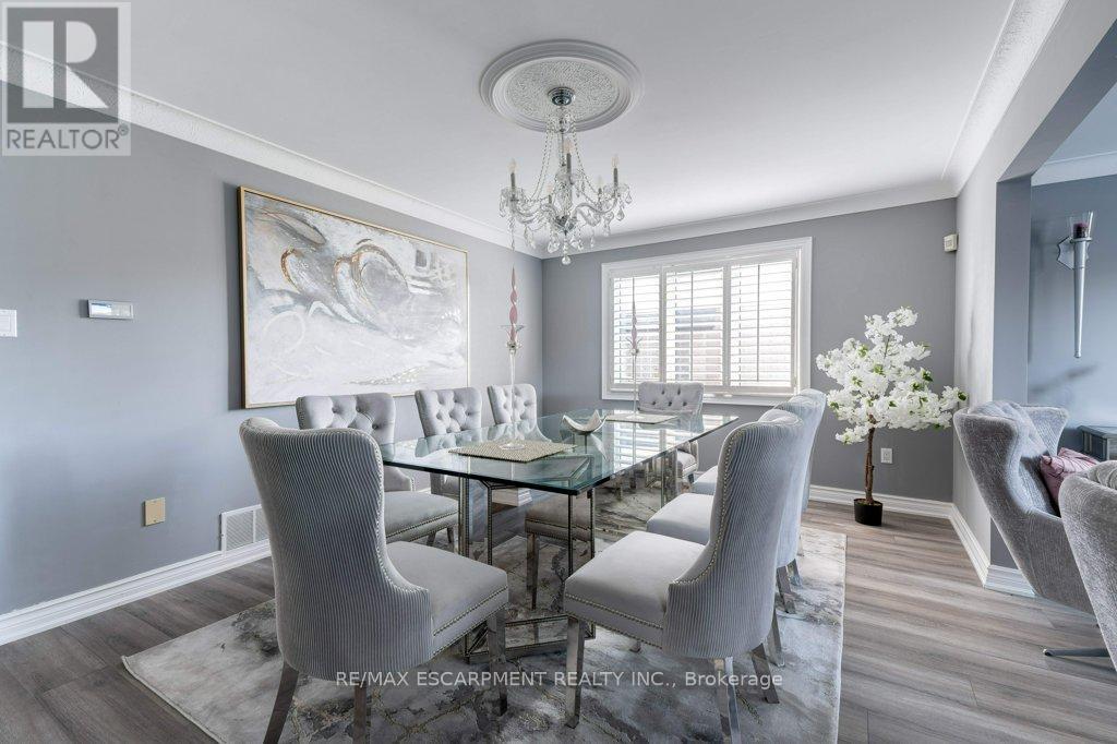 35 Lido Drive, Hamilton, ON - Indoor Photo Showing Dining Room