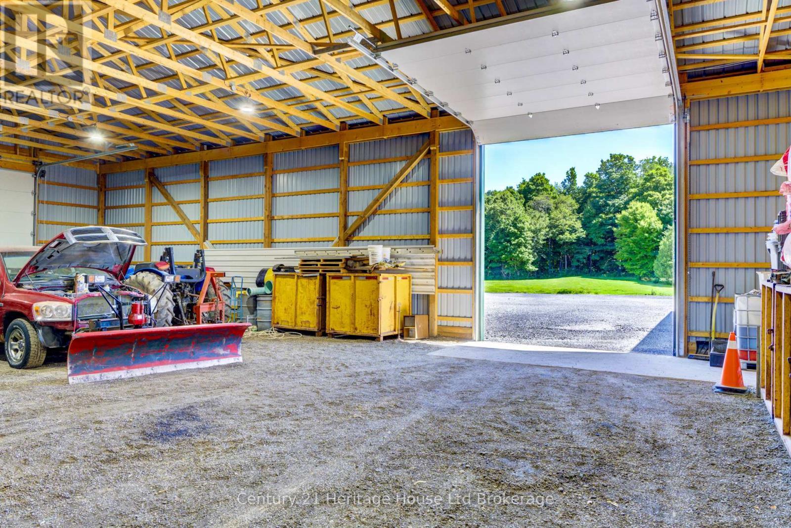 3208 Pigram Line, South-West Oxford, ON - Indoor Photo Showing Garage
