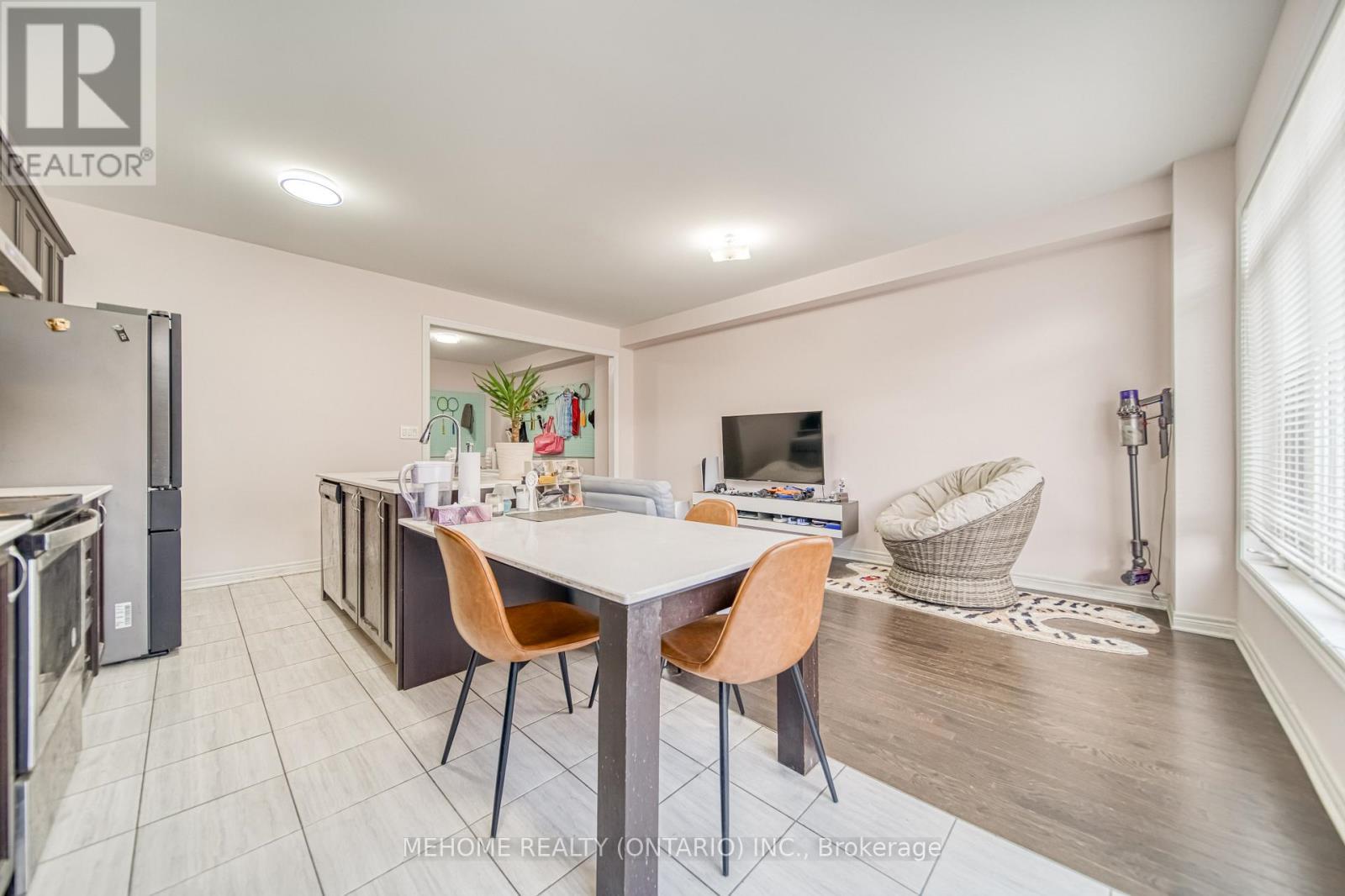 13 Titan Trail, Markham, ON - Indoor Photo Showing Dining Room