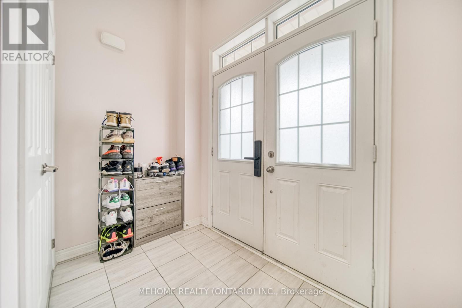 13 Titan Trail, Markham, ON - Indoor Photo Showing Other Room