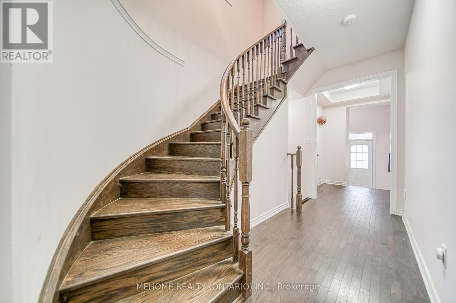 13 Titan Trail, Markham, ON - Indoor Photo Showing Other Room