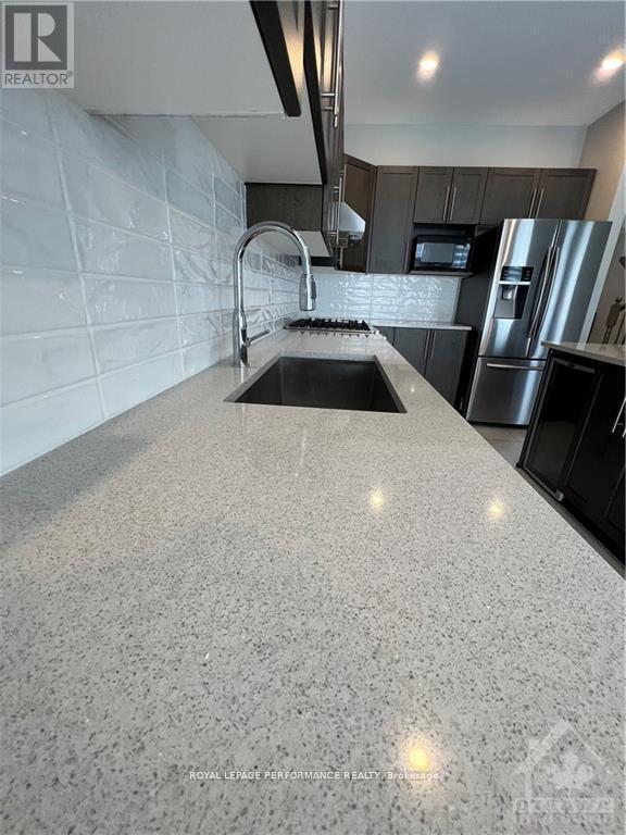 18 Gardenpost Terrace S, Ottawa, ON - Indoor Photo Showing Kitchen