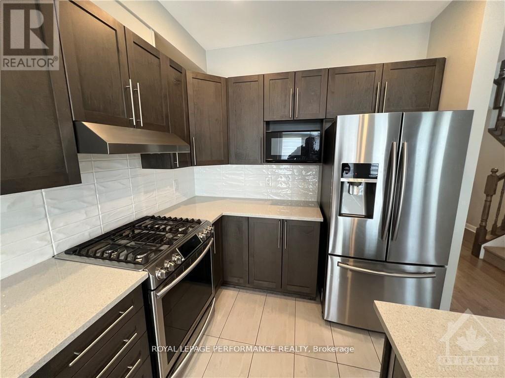 18 Gardenpost Terrace S, Ottawa, ON - Indoor Photo Showing Kitchen With Stainless Steel Kitchen