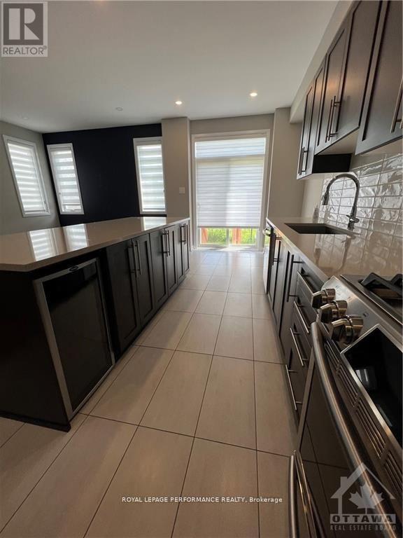18 Gardenpost Terrace S, Ottawa, ON - Indoor Photo Showing Kitchen