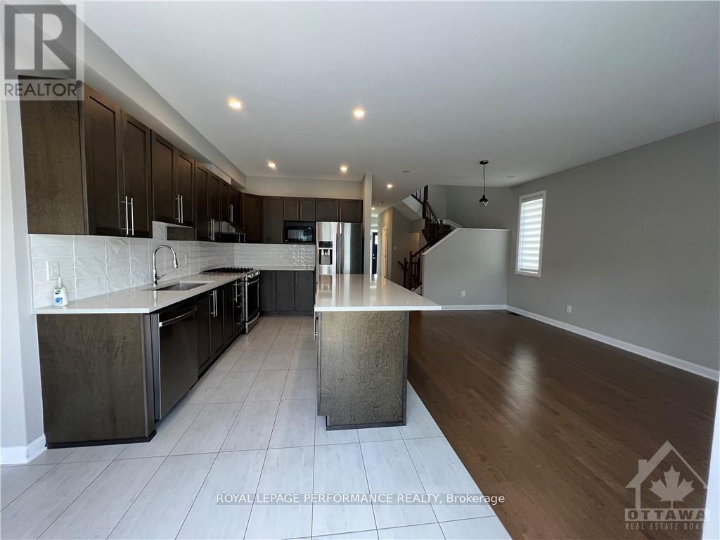 18 Gardenpost Terrace S, Ottawa, ON - Indoor Photo Showing Kitchen
