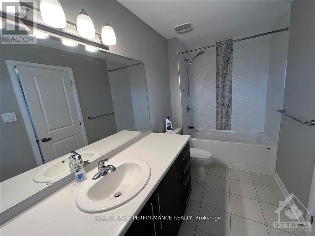 18 Gardenpost Terrace S, Ottawa, ON - Indoor Photo Showing Bathroom