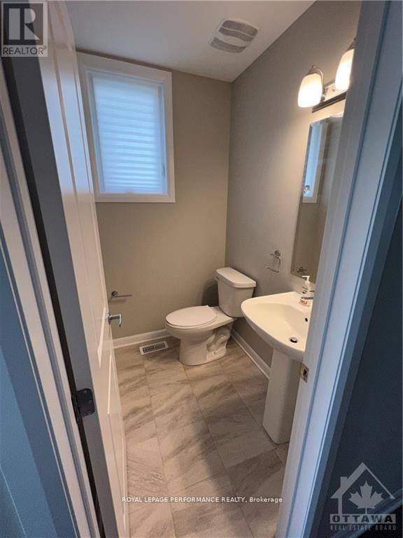 18 Gardenpost Terrace S, Ottawa, ON - Indoor Photo Showing Bathroom