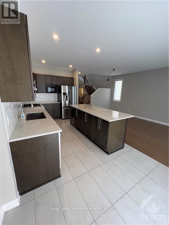 18 Gardenpost Terrace S, Ottawa, ON - Indoor Photo Showing Kitchen