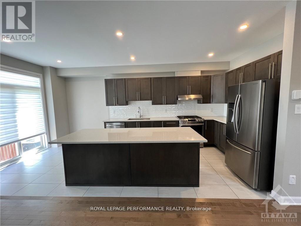 18 Gardenpost Terrace S, Ottawa, ON - Indoor Photo Showing Kitchen With Stainless Steel Kitchen With Upgraded Kitchen