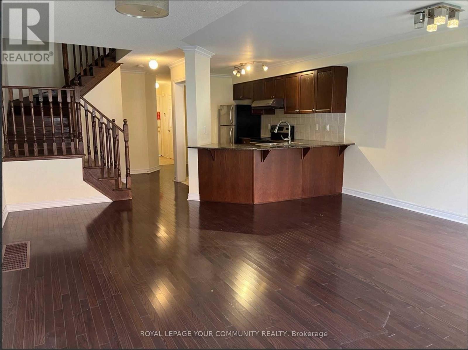 119 Amulet Crescent, Richmond Hill, ON - Indoor Photo Showing Kitchen