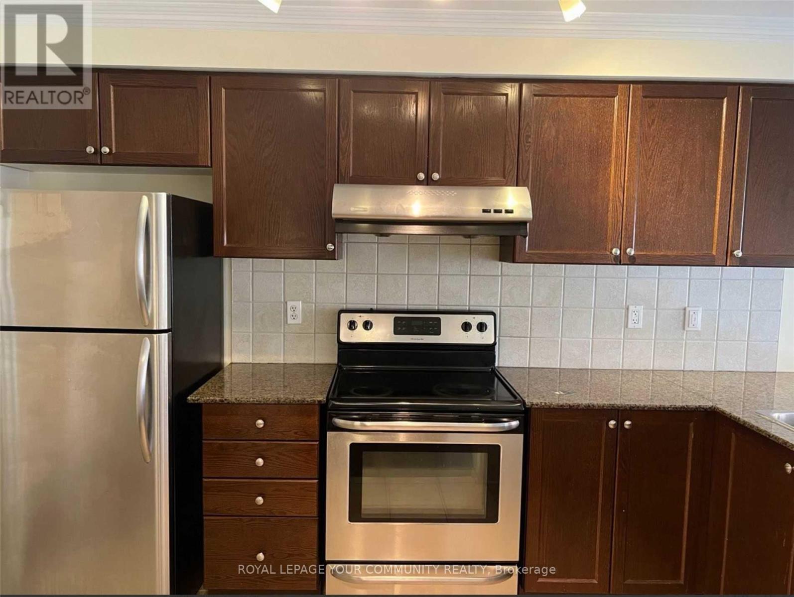 119 Amulet Crescent, Richmond Hill, ON - Indoor Photo Showing Kitchen With Stainless Steel Kitchen