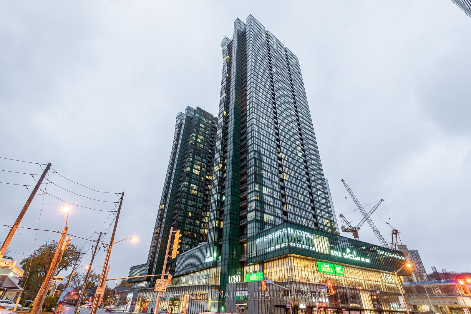 356-4750 Yonge Street, Toronto, ON