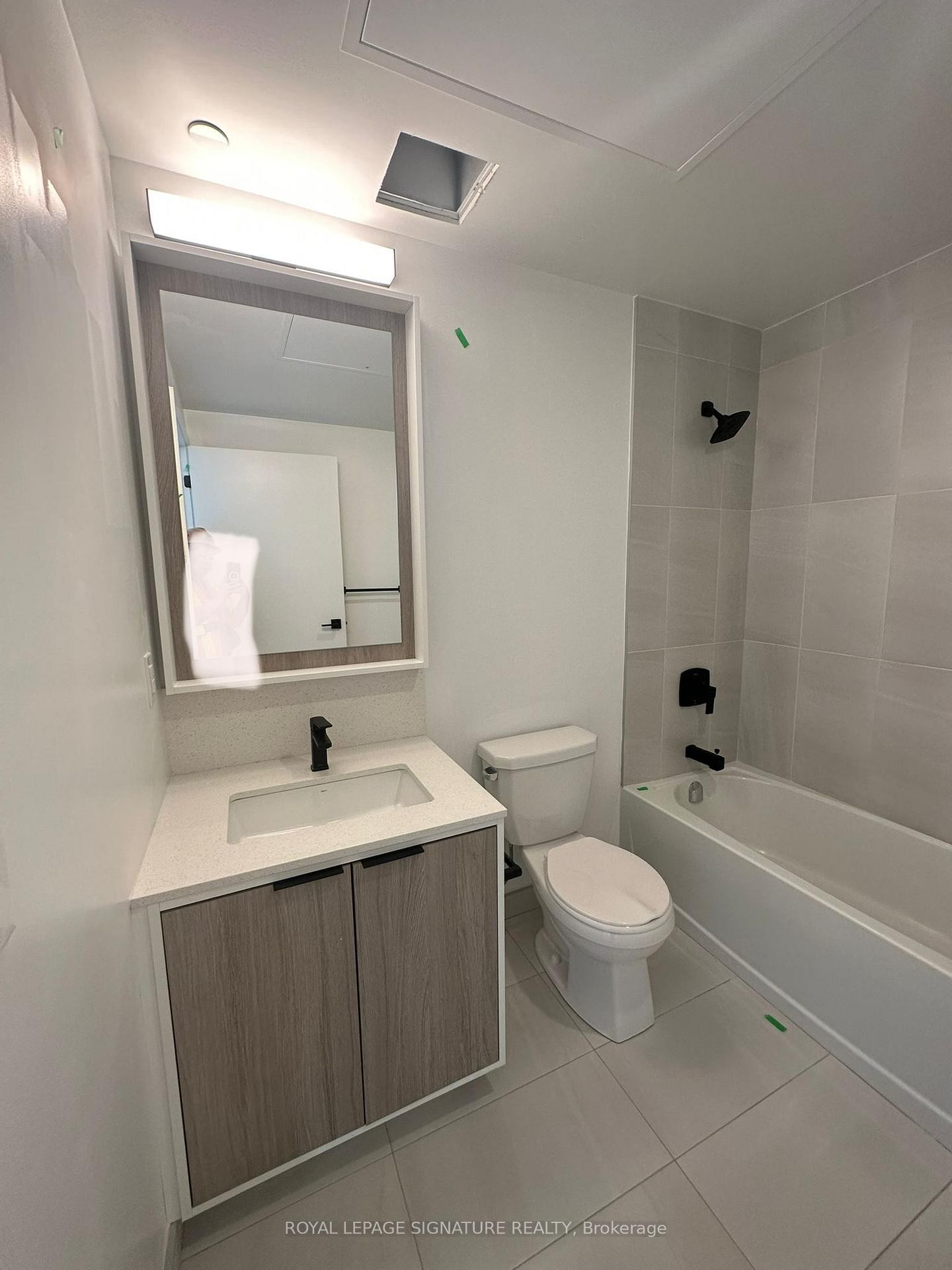 1610-36 Zorra Street, Toronto, ON - Indoor Photo Showing Bathroom