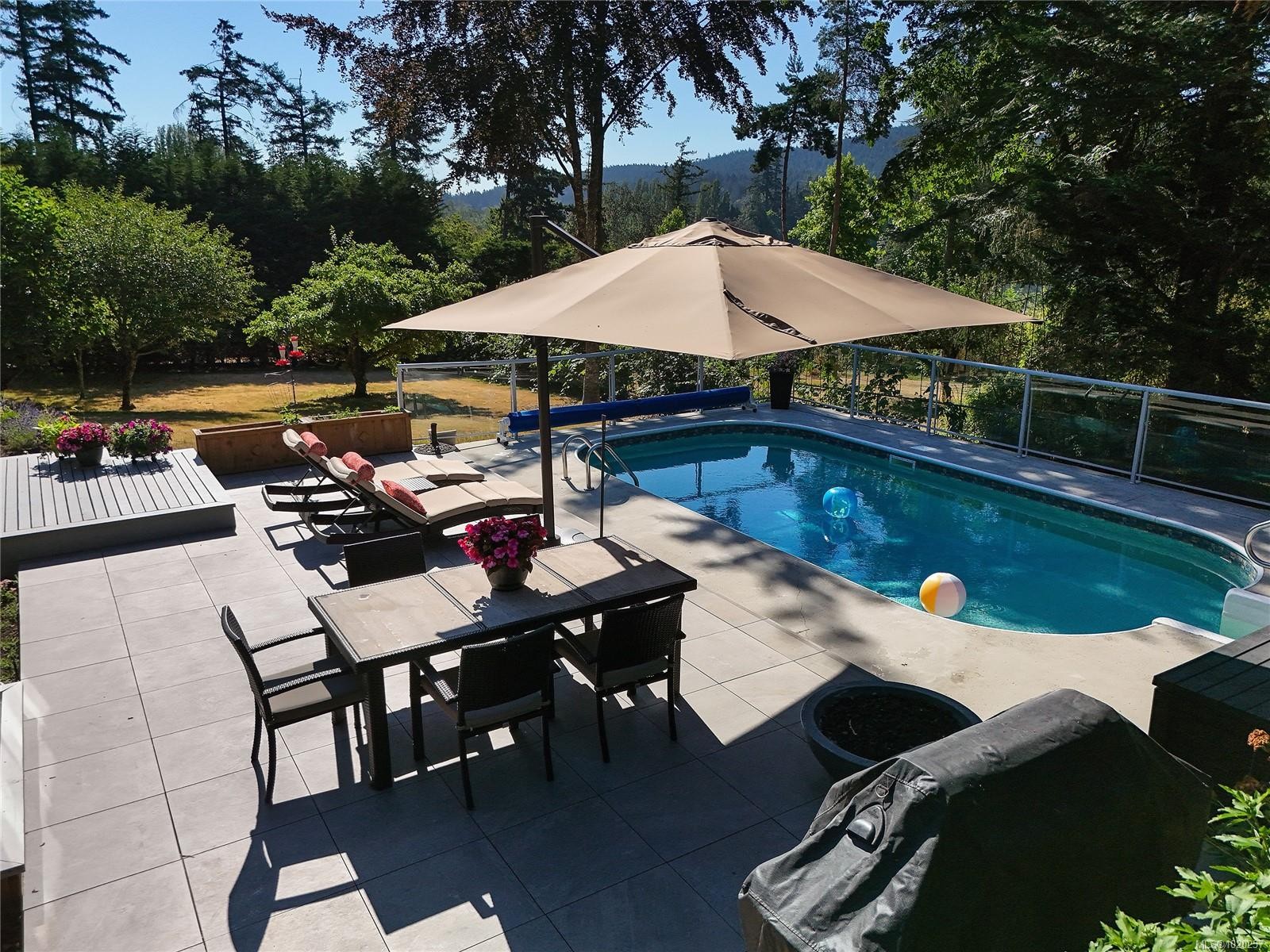 821 Dalkeith Ave, North Saanich, BC