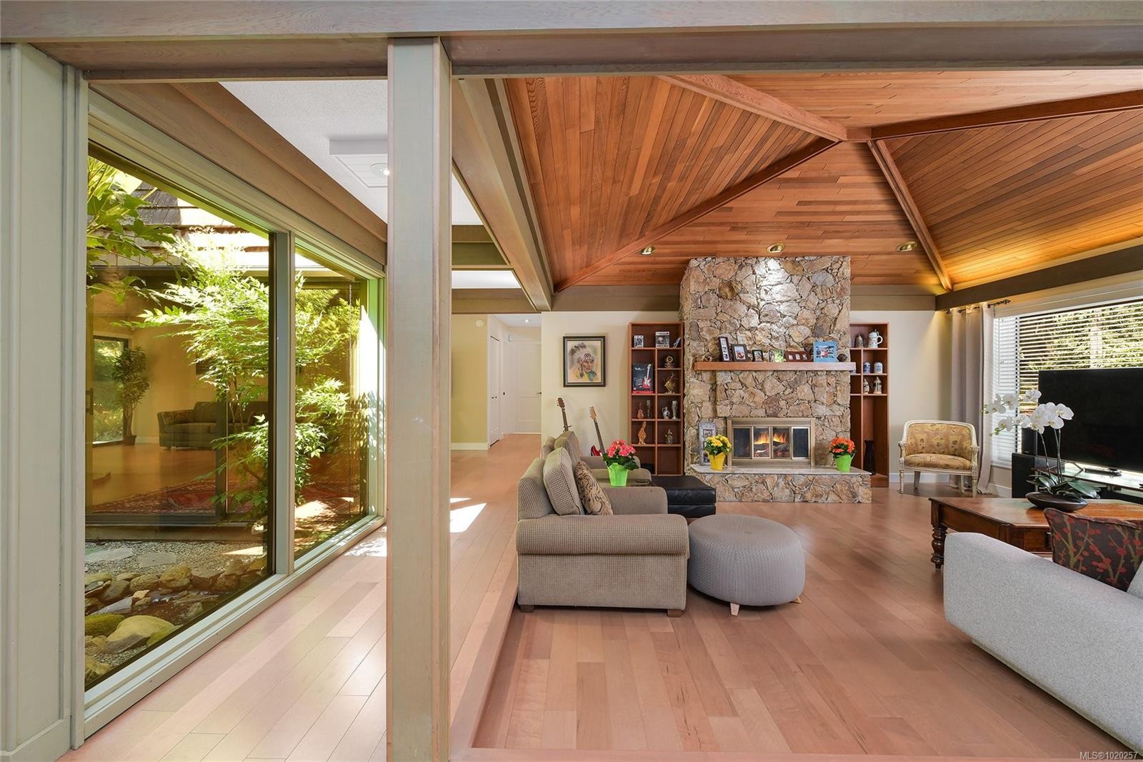 821 Dalkeith Ave, North Saanich, BC