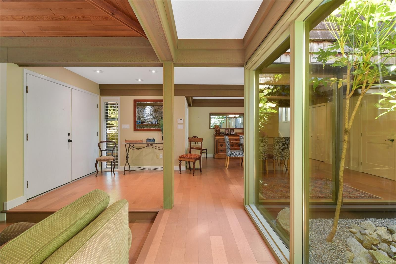 821 Dalkeith Ave, North Saanich, BC