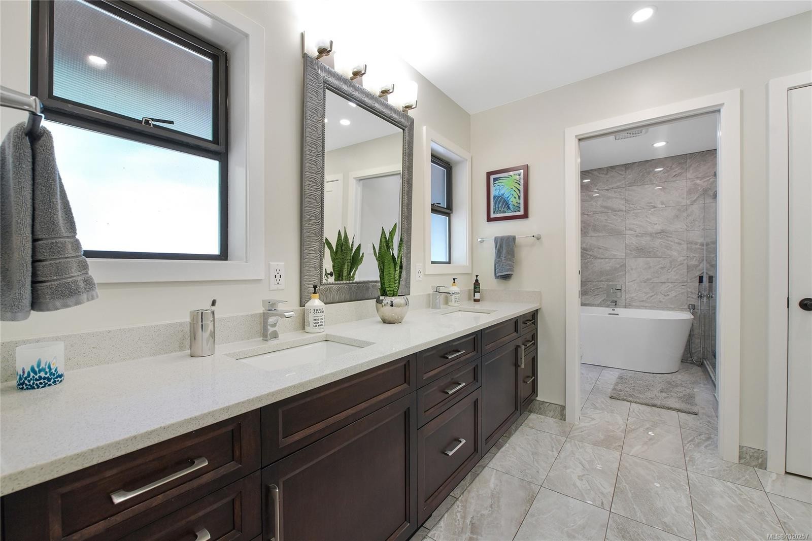 821 Dalkeith Ave, North Saanich, BC