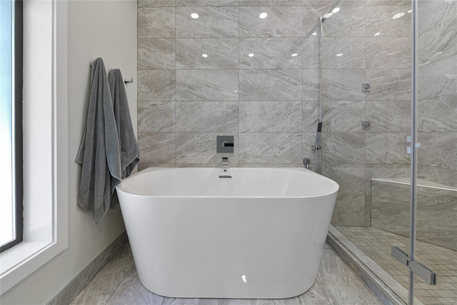 821 Dalkeith Ave, North Saanich, BC