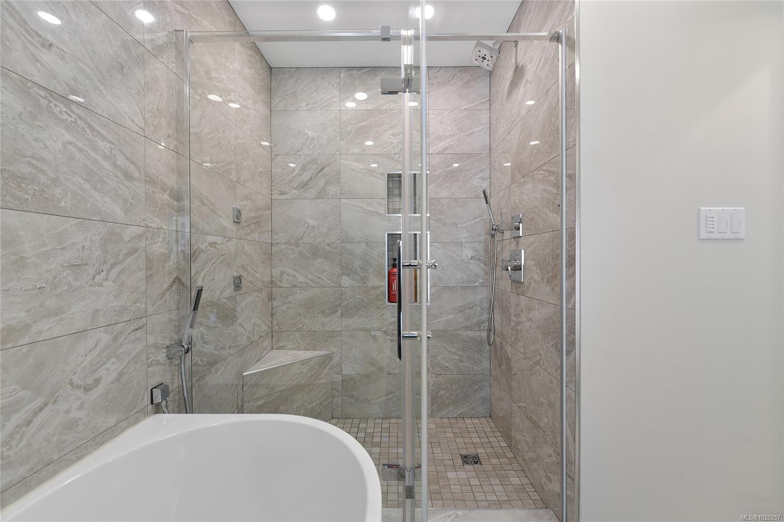 821 Dalkeith Ave, North Saanich, BC