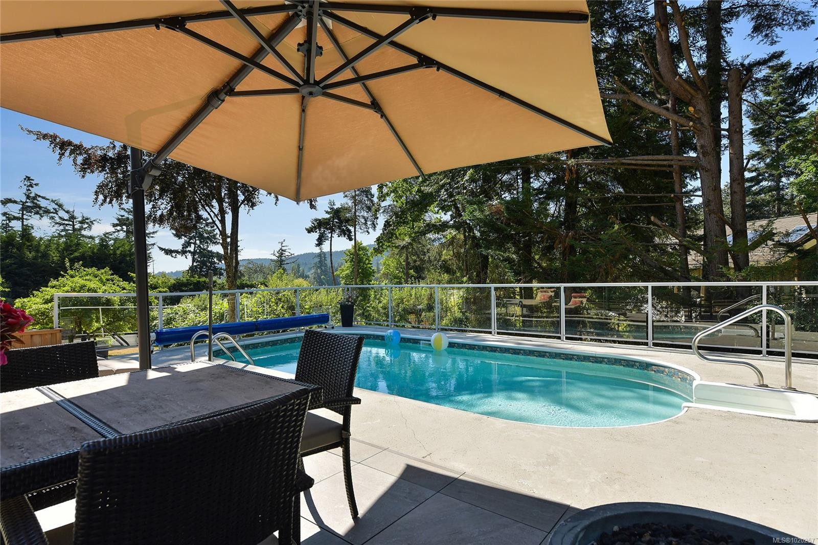 821 Dalkeith Ave, North Saanich, BC