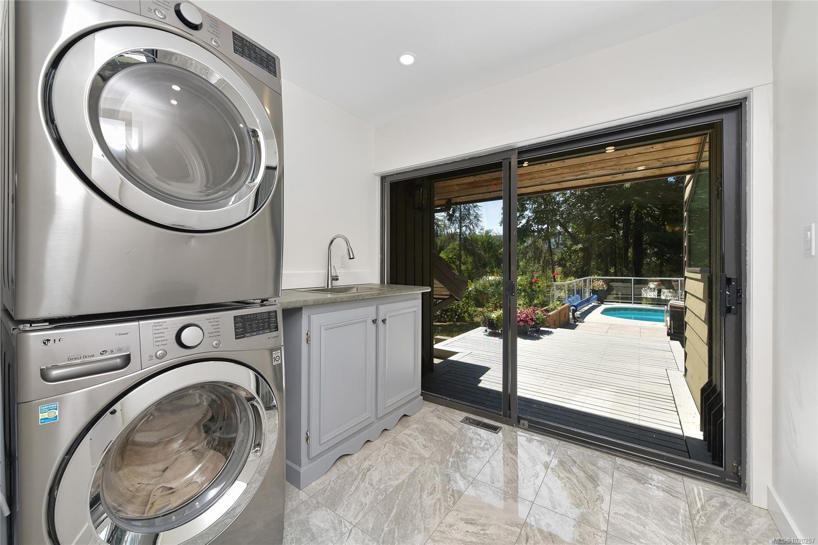 821 Dalkeith Ave, North Saanich, BC