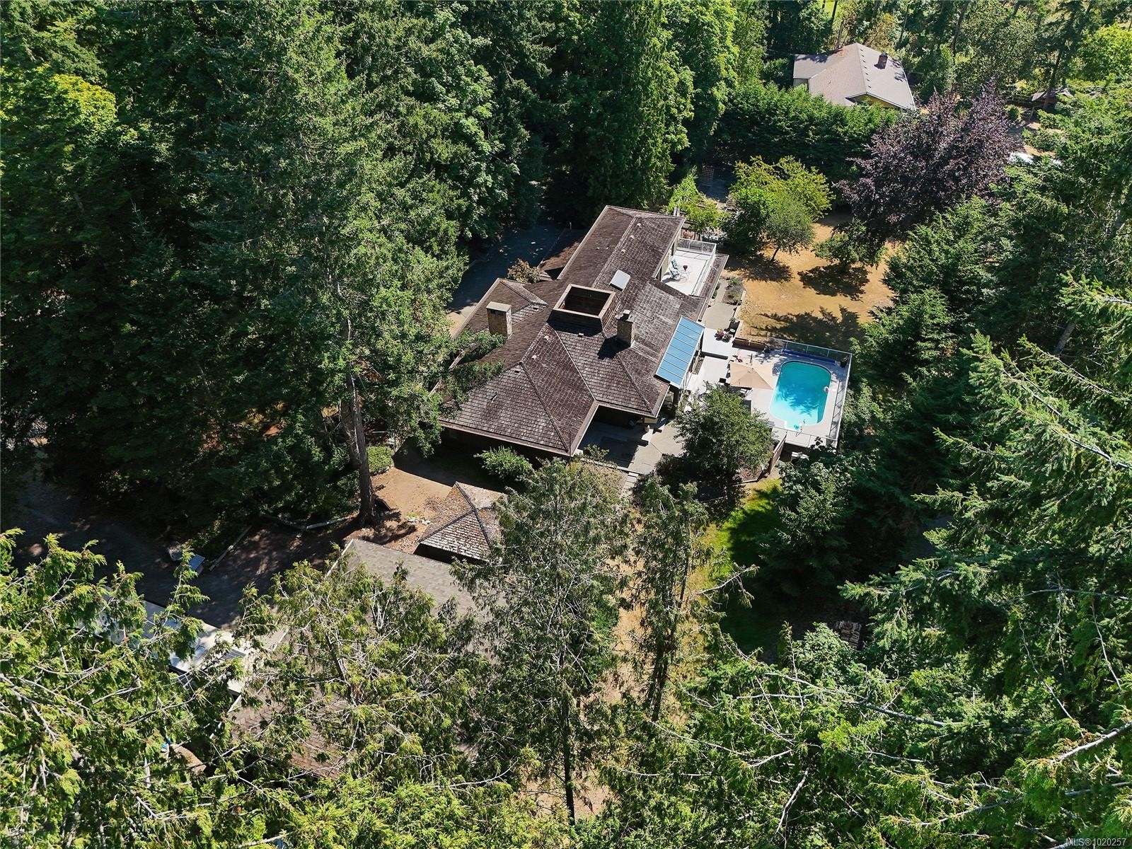 821 Dalkeith Ave, North Saanich, BC