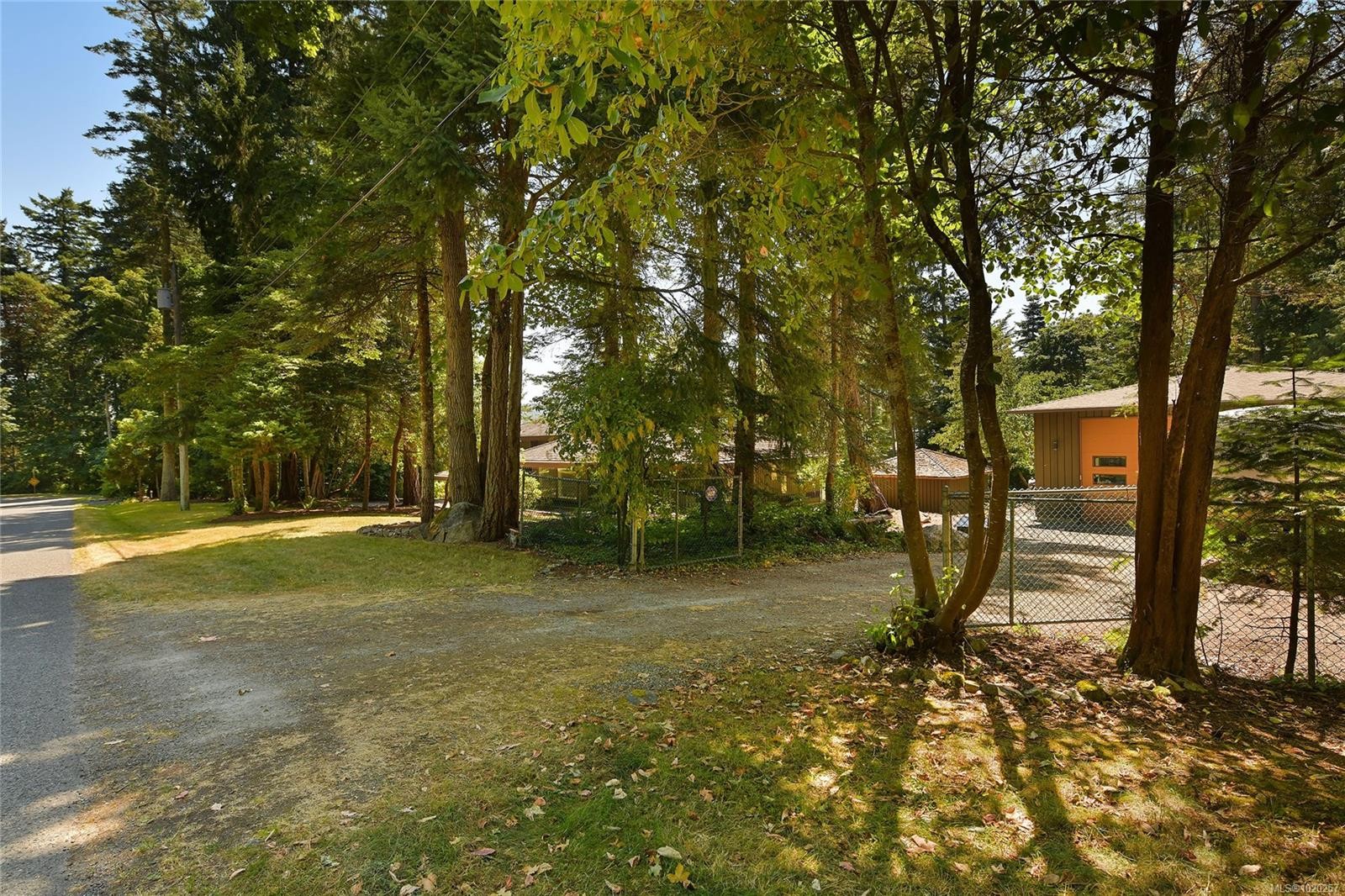 821 Dalkeith Ave, North Saanich, BC