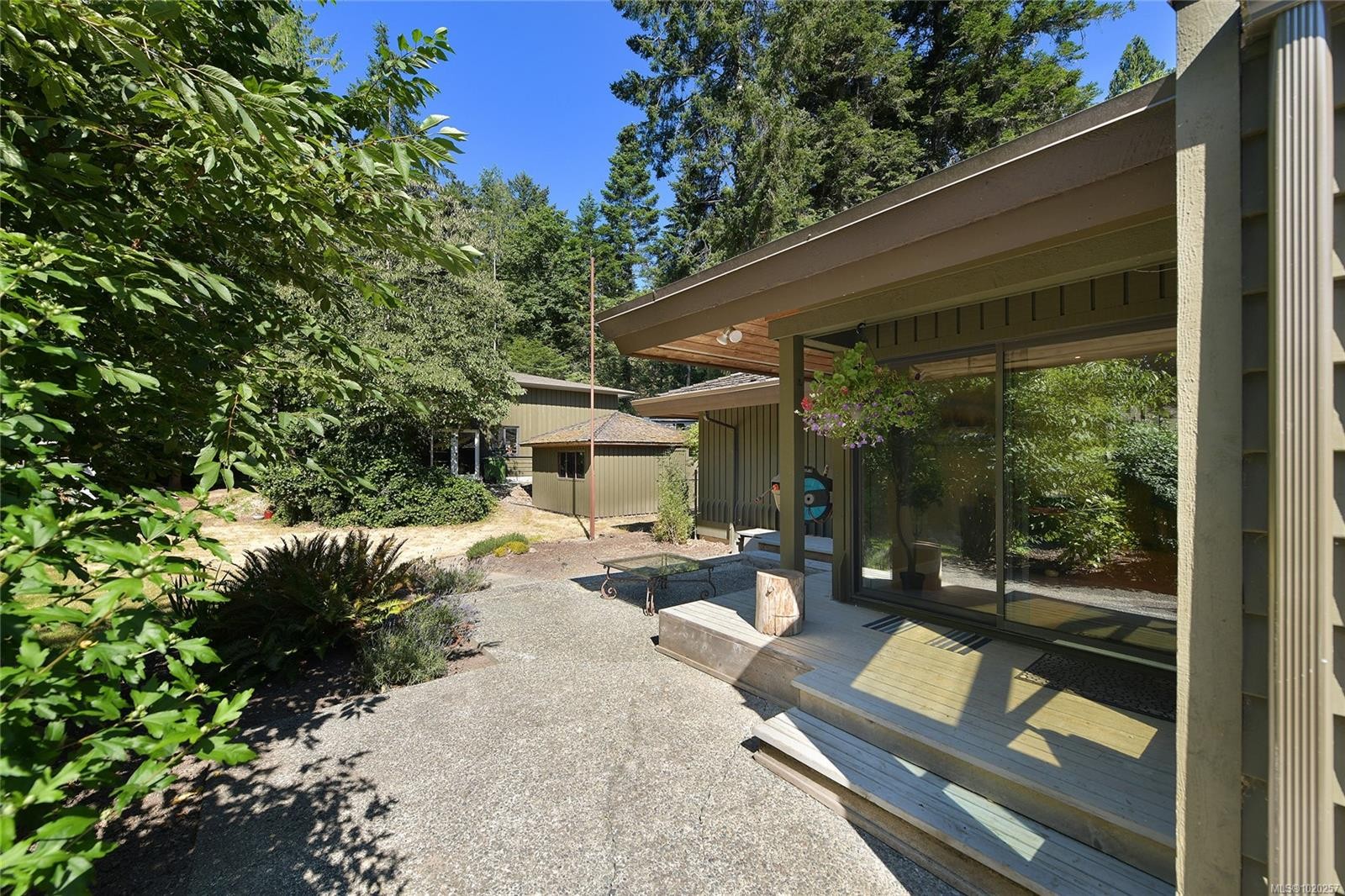 821 Dalkeith Ave, North Saanich, BC