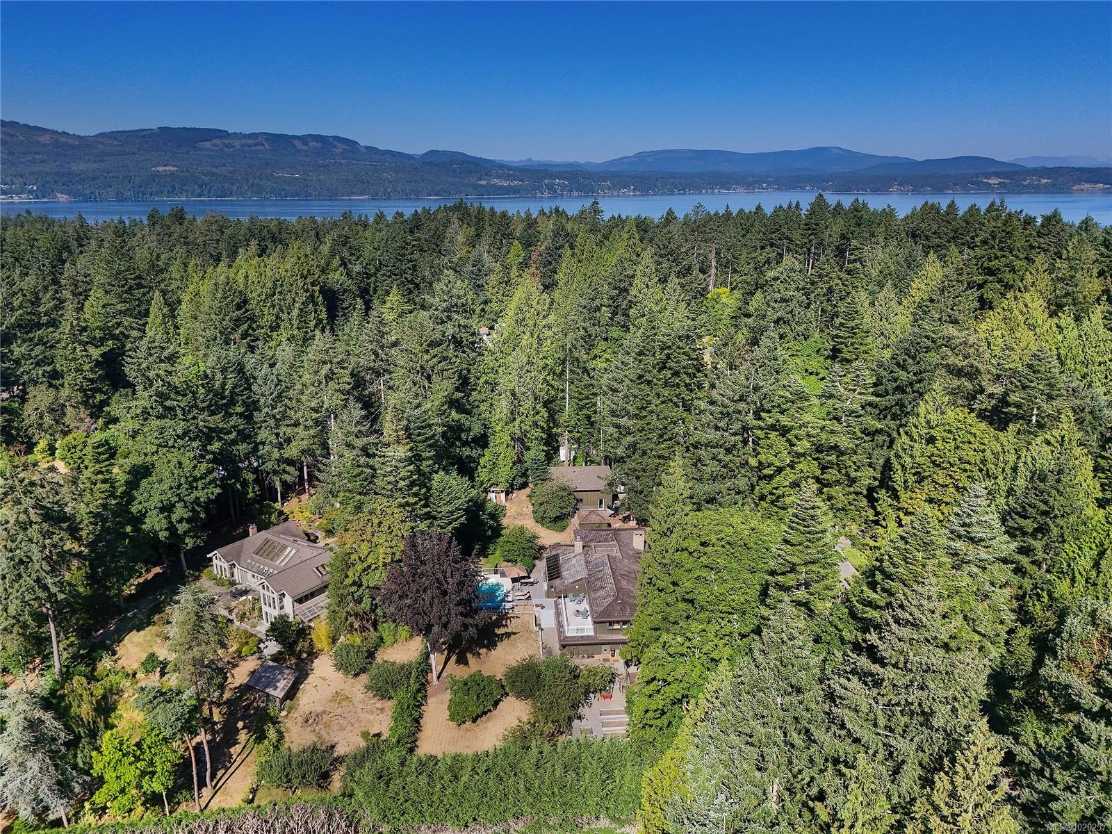 821 Dalkeith Ave, North Saanich, BC