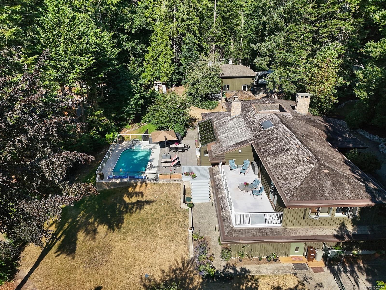 821 Dalkeith Ave, North Saanich, BC