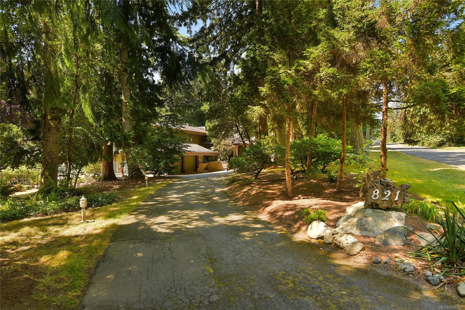 821 Dalkeith Ave, North Saanich, BC