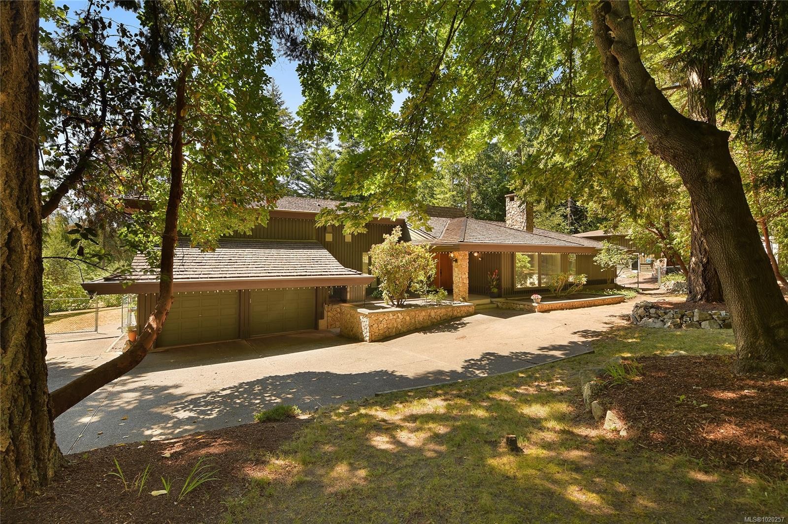 821 Dalkeith Ave, North Saanich, BC