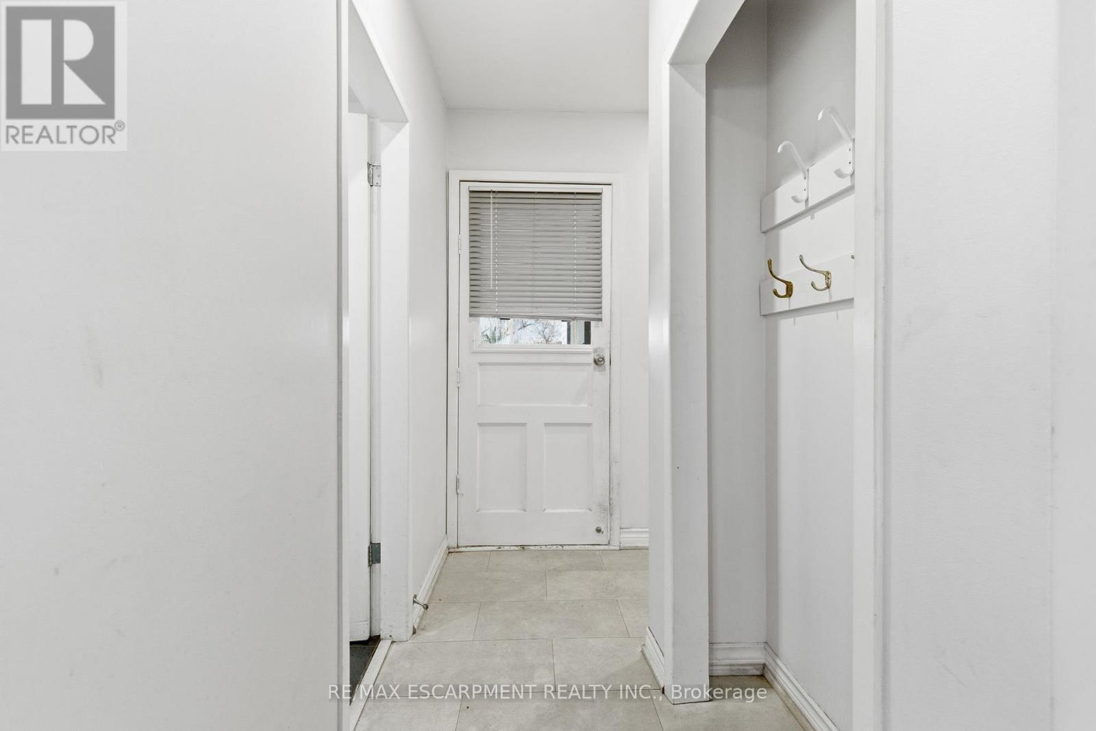 797 Highway 6, Haldimand, ON - Indoor Photo Showing Other Room