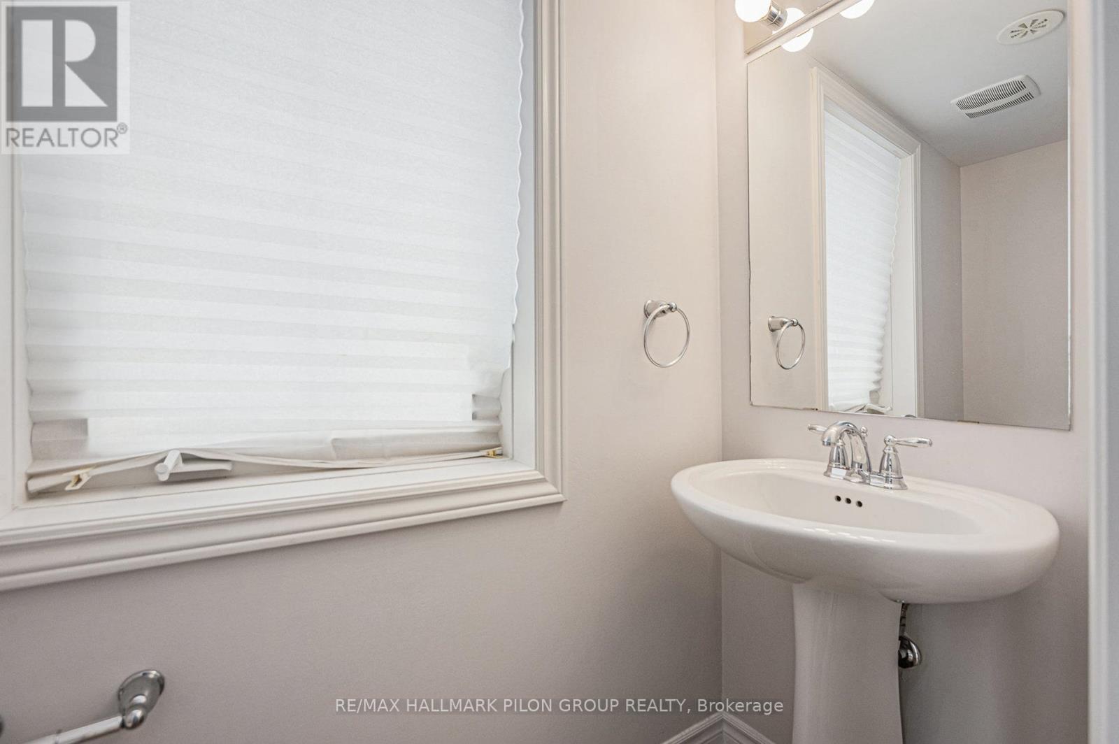 116 Sunshine Crescent, Ottawa, ON - Indoor Photo Showing Bathroom