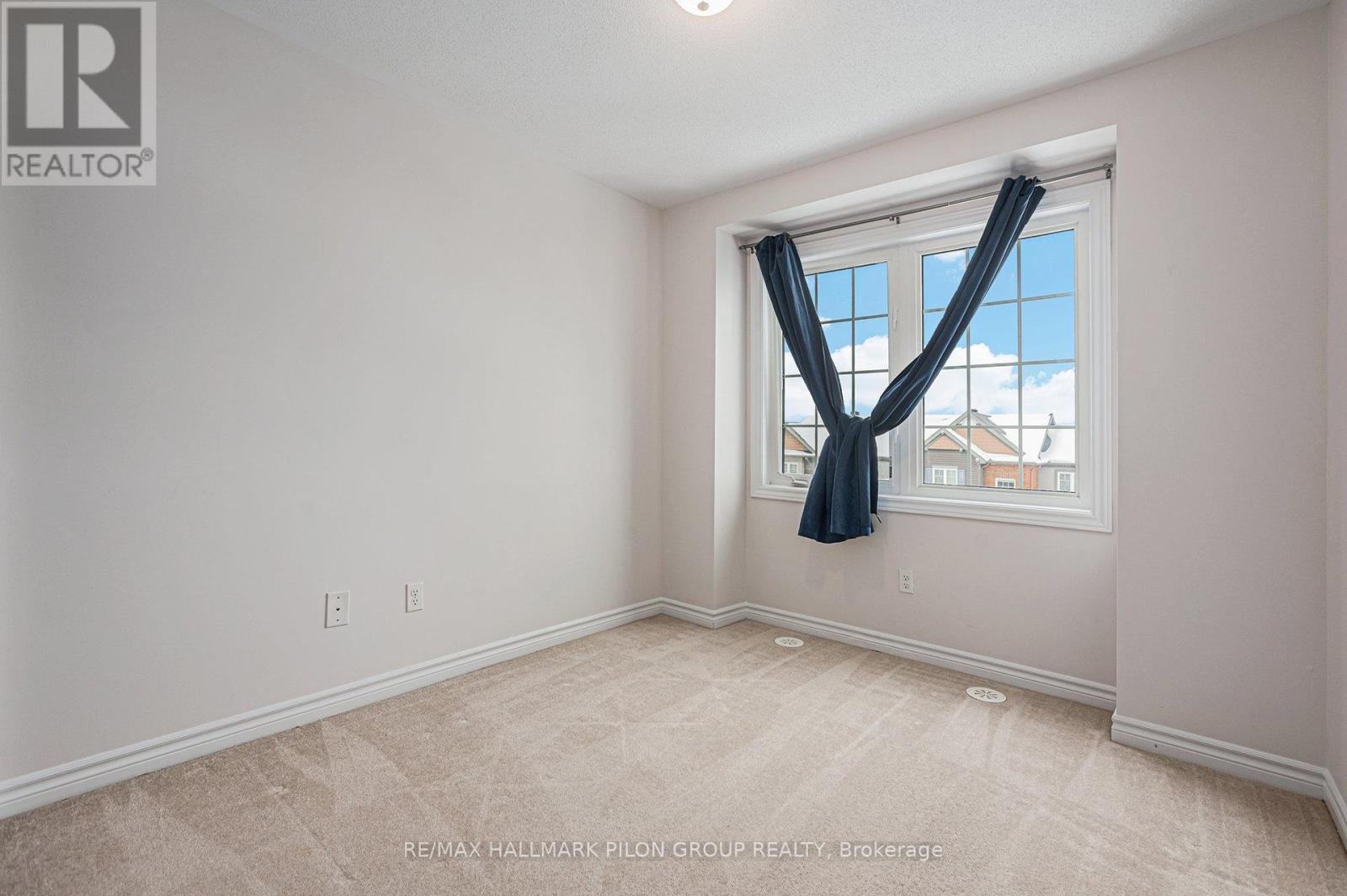 116 Sunshine Crescent, Ottawa, ON - Indoor Photo Showing Other Room