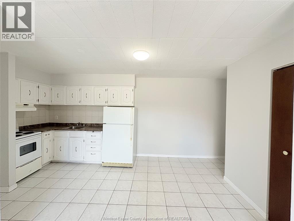 892 Campbell Unit# 1,2 Or 6, Windsor, ON - Indoor Photo Showing Kitchen