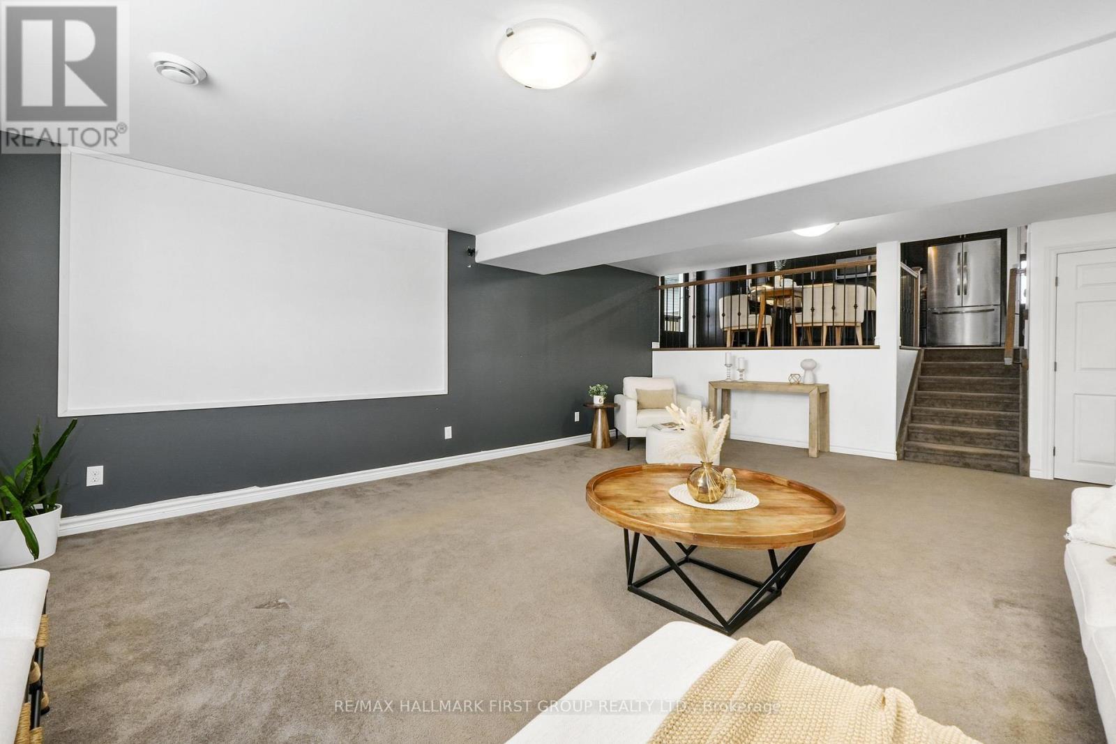 10 Walnut Crescent, Belleville, ON - Indoor Photo Showing Living Room