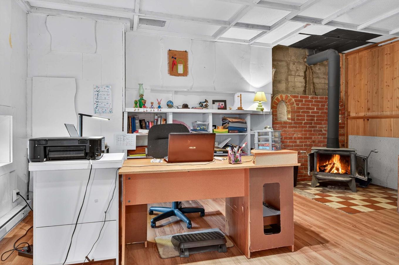 Salle familiale - 26 Rue Des Pionniers, La Macaza, QC - Indoor Photo Showing Office