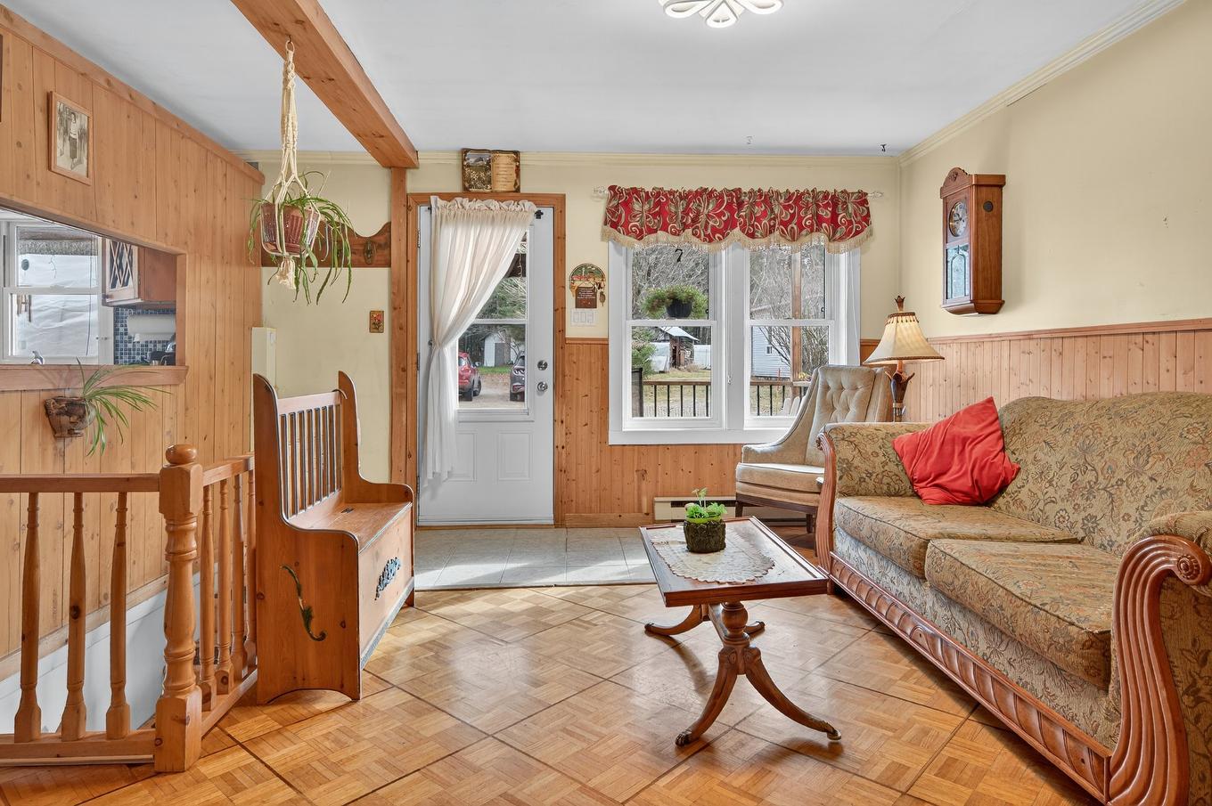 Salon - 26 Rue Des Pionniers, La Macaza, QC - Indoor Photo Showing Living Room