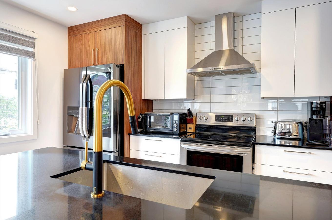 Cuisine - 615 4E Avenue, Laval (Fabreville), QC - Indoor Photo Showing Kitchen