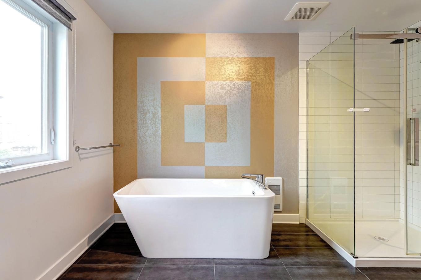 Salle de bains - 615 4E Avenue, Laval (Fabreville), QC - Indoor Photo Showing Bathroom